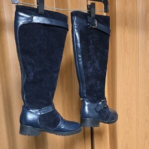 Elegant Navy Women's Boots